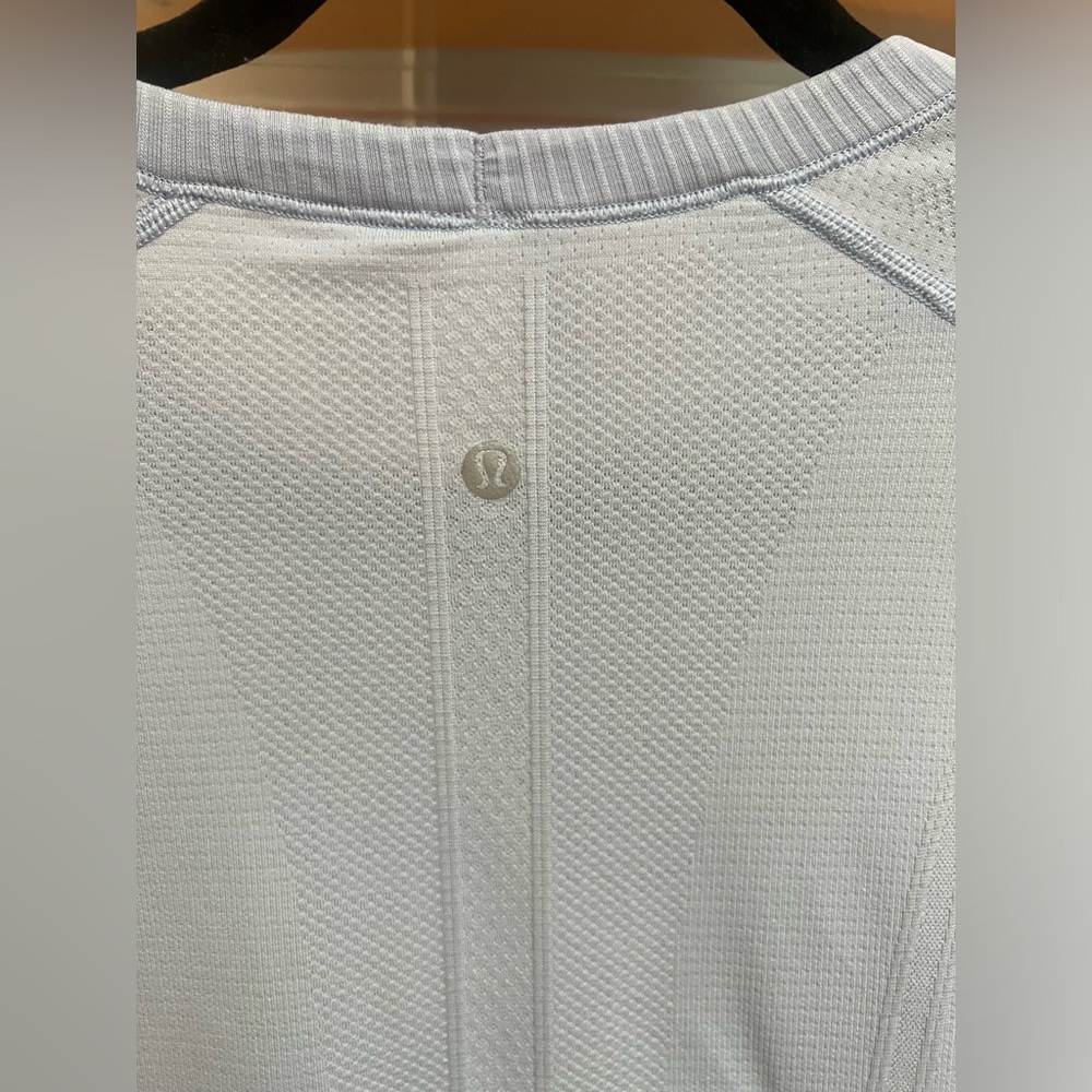 Lululemon Tee - Picture 5 of 5
